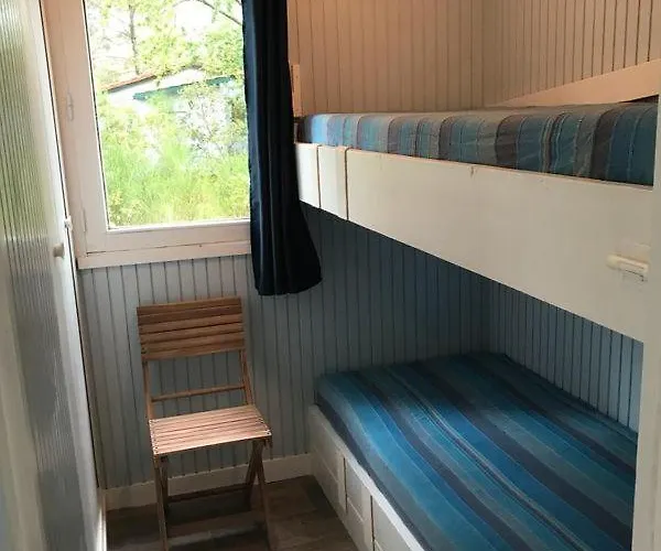 Loue Joli En Bois -pour 2 Personnes Au Chm De Centre Naturiste A Partir De 90 Euros La Nuitee Montalivet-les-Bains